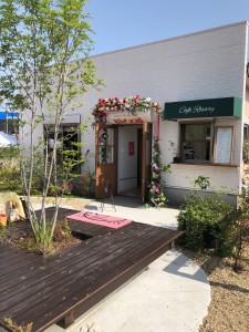 仁田脇バラ園併設のカフェ「n.rosary エヌローザリー」